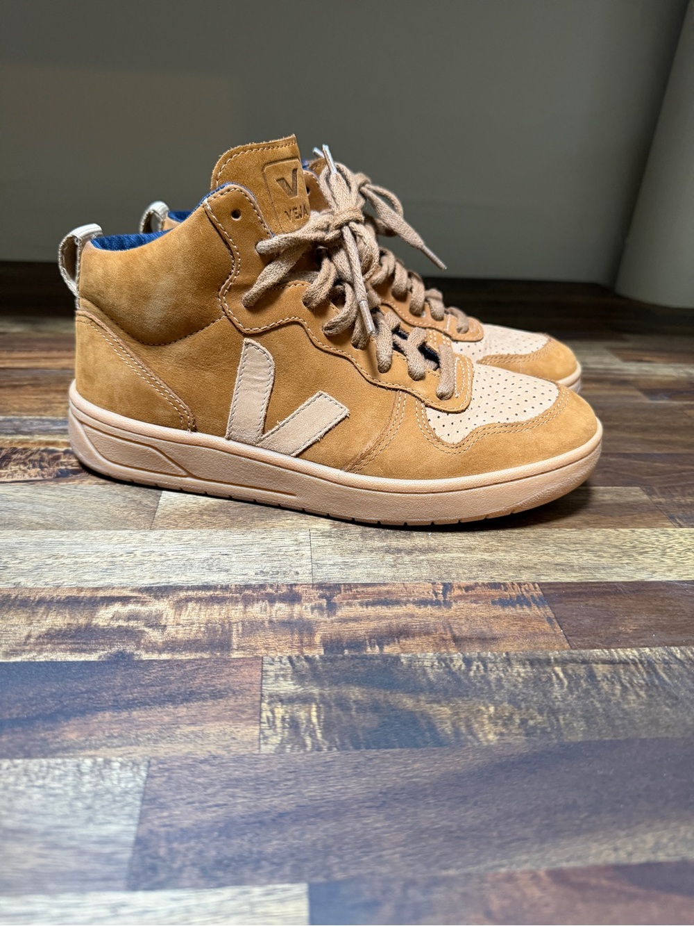Veja Suede High Top Sneakers 🤎